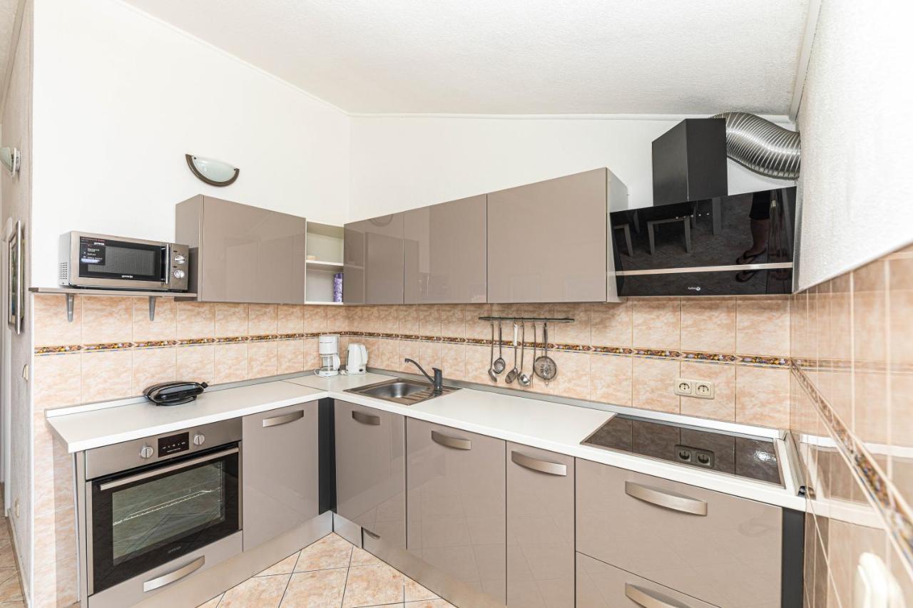 Apartments Villa Nea Leona Трогир Экстерьер фото